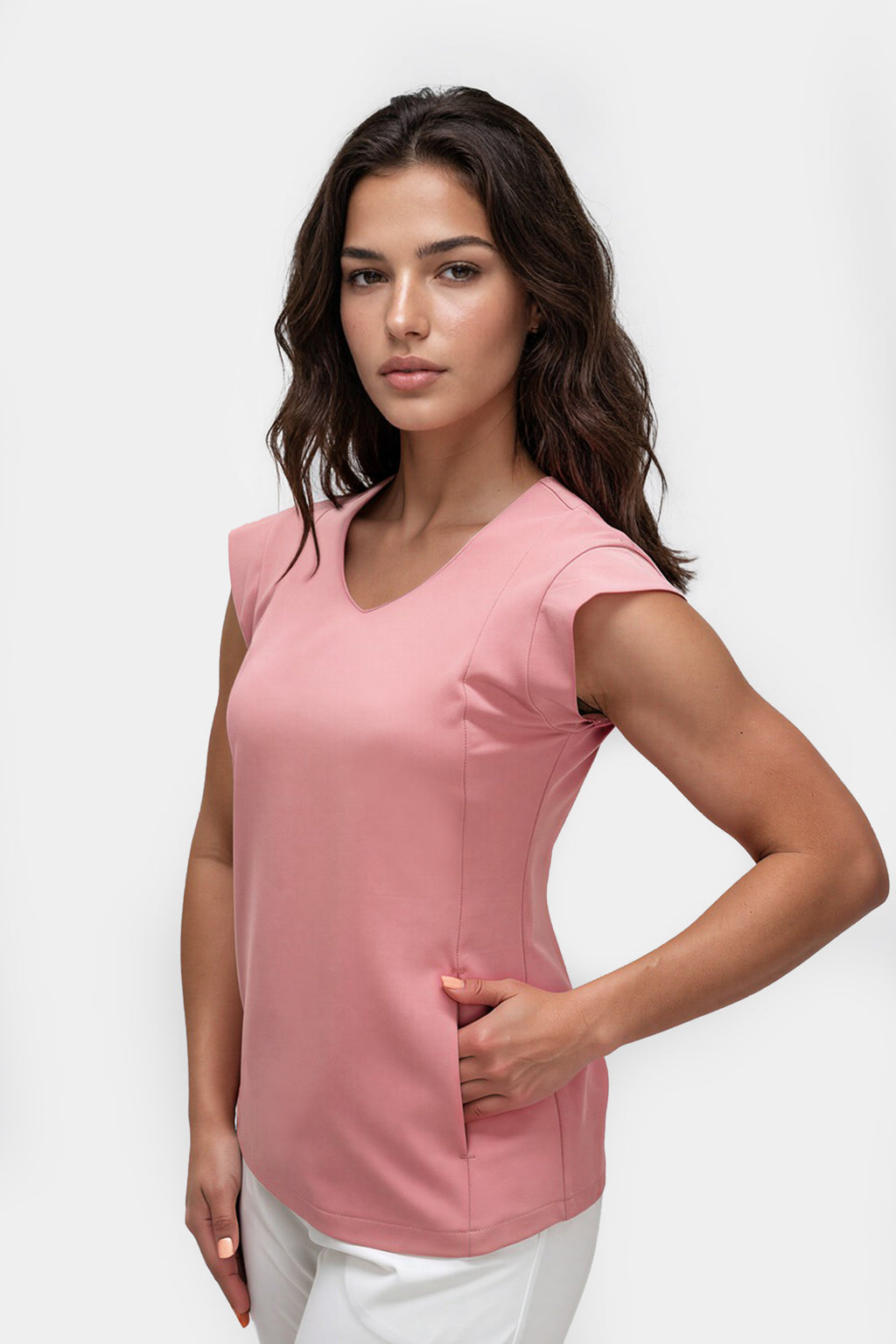 Damska bluza medyczna Aria w kolorze rose tan z nowoczesnymi, krótkimi rękawami