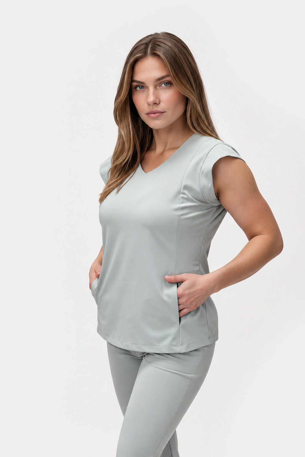 Damska bluza medyczna Aria w kolorze blank blue z nowoczesnymi, krótkimi rękawami